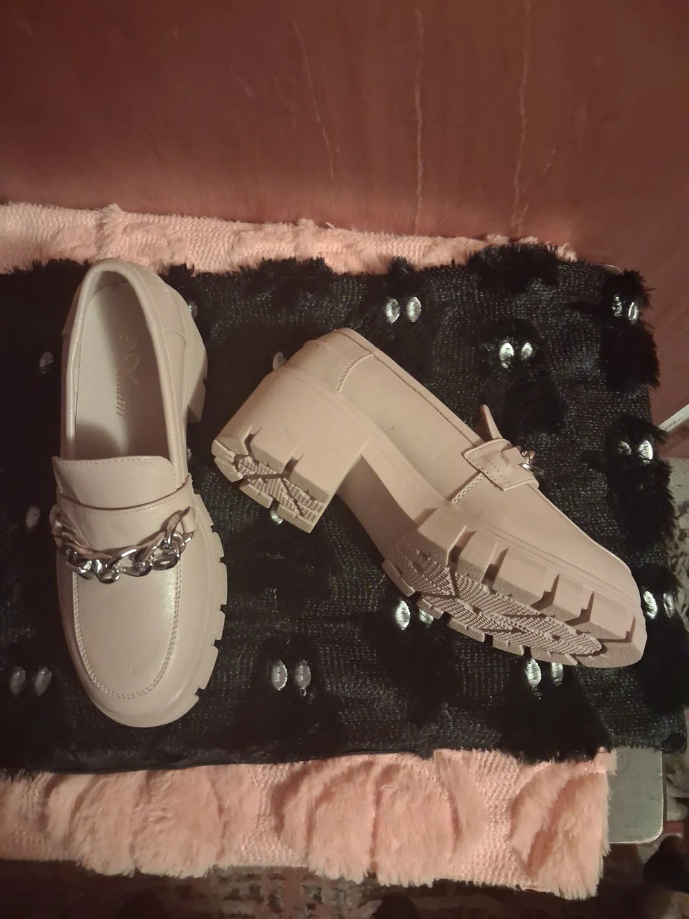 Athleta Cream Loafer Flats with Silver Chain Accent NWOT